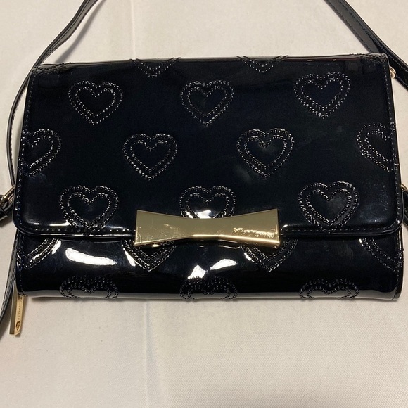 Betsey Johnson Shiny Black Shoulder Bag Heart Design - Picture 1 of 11
